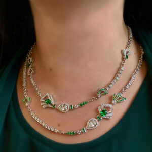 Every feature bonded splendidly in this new and magnificently intricate neck piece!