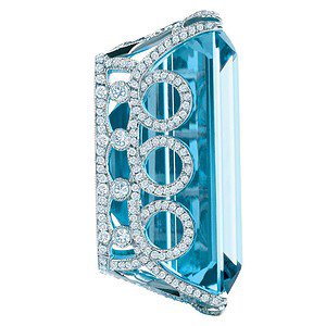 Side view of Tiffany and Co’s Great Gatsby Aquamarine pendant.