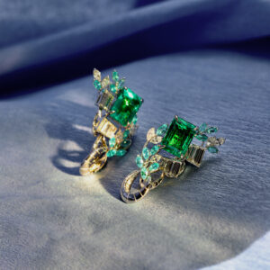 Incredible custom made pair of earrings composed of Emeralds, diamonds and Paraibas