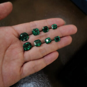 Muzo green emerald pairs for earrings