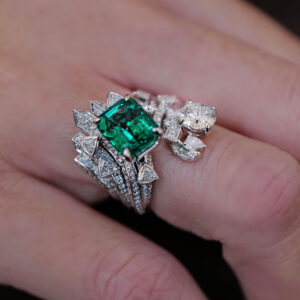 Bespoke emerald ring with diamonds