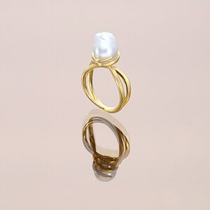 Baroque Pearl Swirl Ring