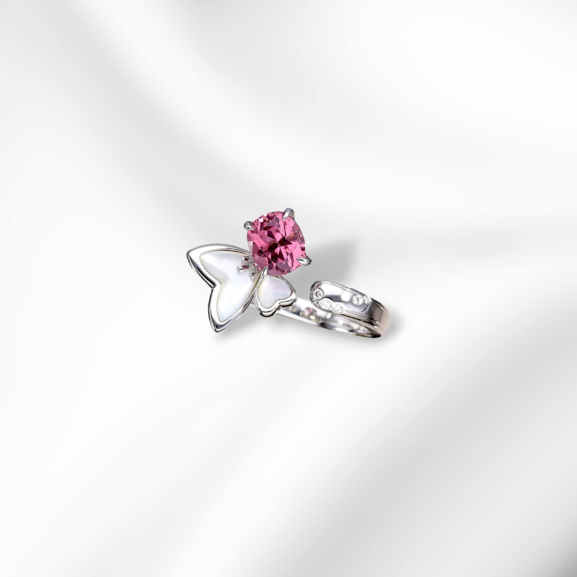 cl0571 bespoke engagement ring