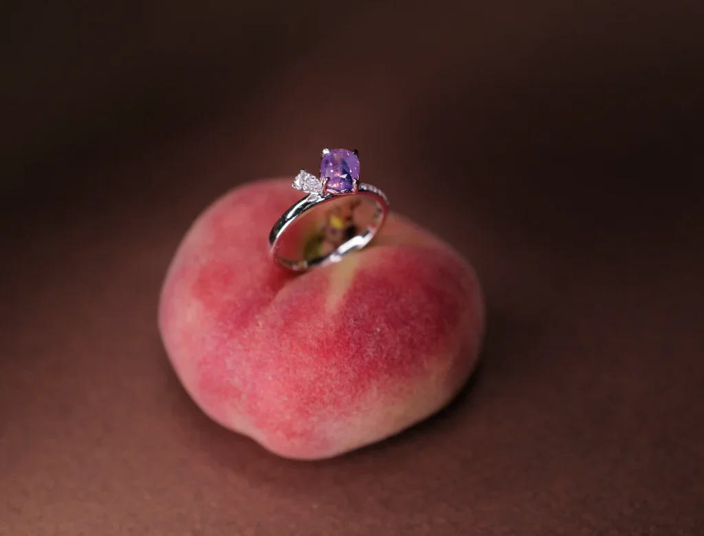 Can you spot the strong color zoning in this pink sapphire?