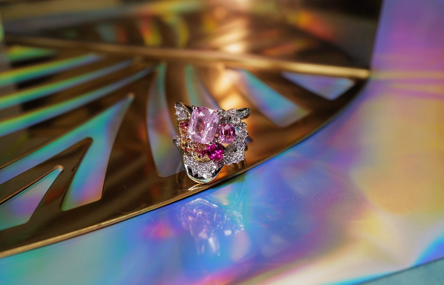 Hypnotic hues of pink