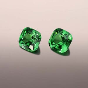 Tsavorite Garnet cushion 2p 5.07cts_2