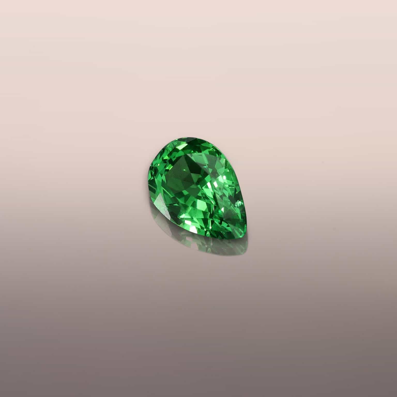 Tsavorite Garnet pear 2.14cts