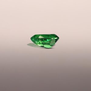 Tsavorite Garnet pear 2.14cts_3